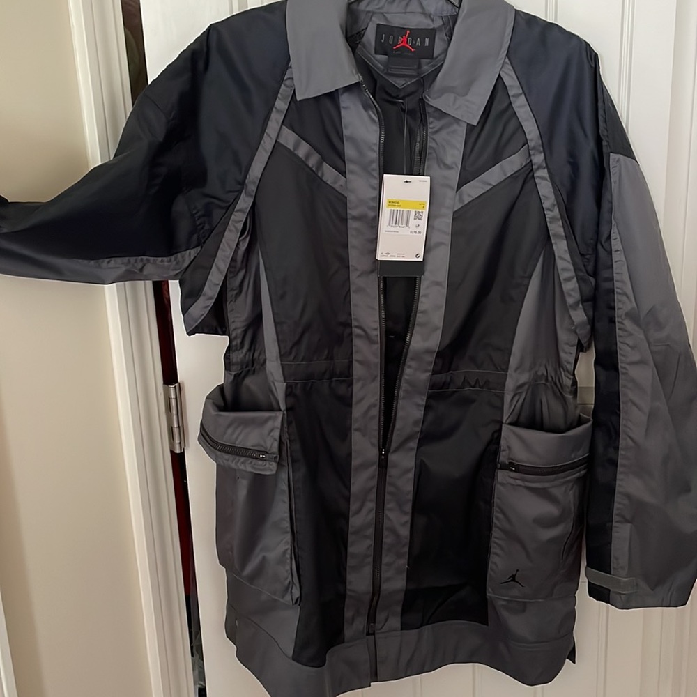 NWT JORDAN TRANSFORMER convertible womens active wear windbreaker jacket coat